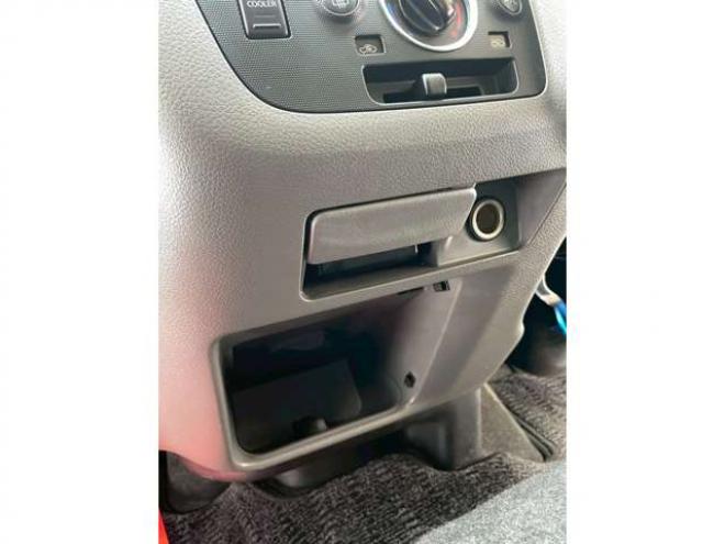 キャラバンNV350 2.5 プレミアムGX ロングボディ ディーゼルターボ 4WD　ベッドキット　スマートキー　キーレスエントリー　パワステ　パワーウィンドウ　ABS　ETC　エアコン　盗難防止装置　両側スライドドア 2500