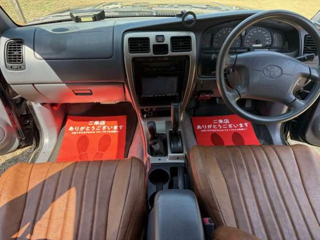 ハイラックスサーフ2.7 SSR-X Vセレクション 4WD　社外ナビ　バックカメラ　リフトアップ　社外アルミホイール　エアコン　ETC　ドライブレコーダー　パワステ　パワーウィンドウ　ABS　キーレスエントリー　ルーフレール 2700