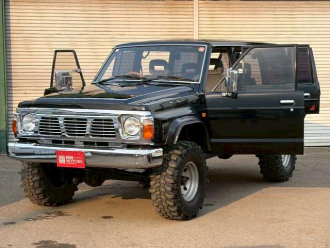 サファリ4.2 エクストラ標準ルーフグランロード ディーゼル 4WD　リフトアップ　パワステ　パワーウィンドウ　社外グリル　全塗装済　リアヒーター　デフロック　社外キーレス 4200