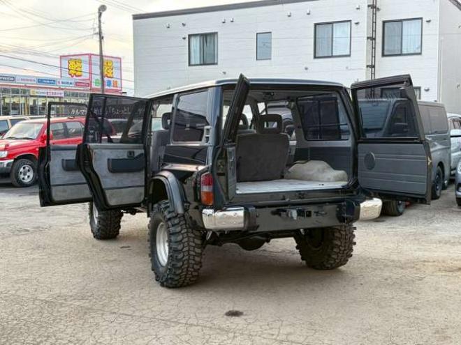 サファリ4.2 エクストラ標準ルーフグランロード ディーゼル 4WD　リフトアップ　パワステ　パワーウィンドウ　社外グリル　全塗装済　リアヒーター　デフロック　社外キーレス 4200