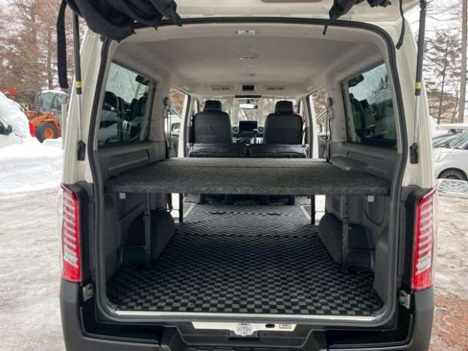 キャラバンNV350 2.5 プレミアムGX ロングボディ ディーゼルターボ 4WD　エンジンスターター　社外11インチナビ　バックカメラ　ETC　ワンオーナー　左側電動スライドドア　社外アルミ　パワーウィンドウ　パワステ　後席モニター　ABS　キーレスエントリー　衝突被害軽減ブレーキ 2500
