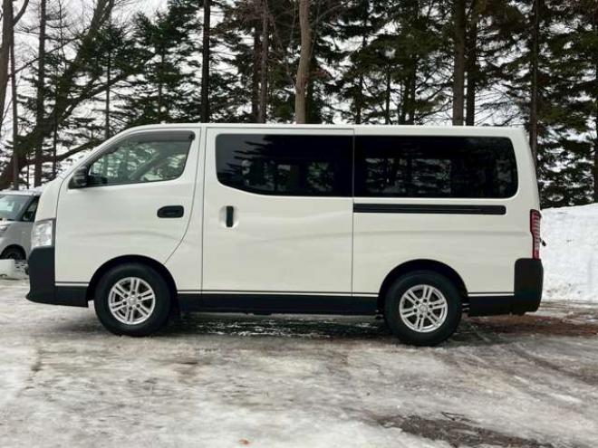 キャラバンNV350 2.5 プレミアムGX ロングボディ ディーゼルターボ 4WD　エンジンスターター　社外11インチナビ　バックカメラ　ETC　ワンオーナー　左側電動スライドドア　社外アルミ　パワーウィンドウ　パワステ　後席モニター　ABS　キーレスエントリー　衝突被害軽減ブレーキ 2500