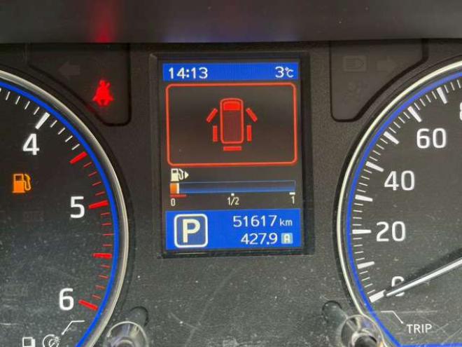 キャラバンNV350 2.5 プレミアムGX ロングボディ ディーゼルターボ 4WD　ベッドキット　カーテン　フロントスポイラー　グリルカバー　ルーフスポイラー　リアヒーター　社外ナビ　左側電動スライドドア　社外アルミホイール　ETC　バックカメラ　パワステ　パワーウィンドウ　キーレス 2500