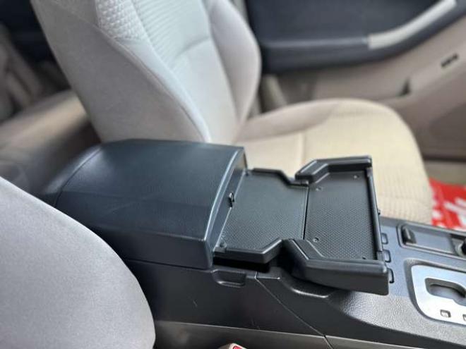 ハイラックスサーフ2.7 SSR-G 4WD　禁煙車　パワステ　パワーウィンドウ　ETC　社外ナビ　バックカメラ　キーレスエントリー　リフトアップ　エンジンスターター　寒冷地仕様　ABS　エアコン　盗難防止装置　社外アルミホイール 2700