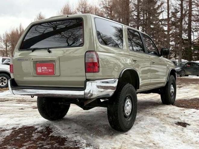 ハイラックスサーフ3.0 SSR-G ワイドボディ ディーゼルターボ 4WD　リフトアップ　全塗装済ベージュ　アルミホイール　メッキバンパー　サンルーフ　ETC　パワステ　パワーウィンドウ　ABS　キーレスエントリー　エアコン　寒冷地仕様 3000