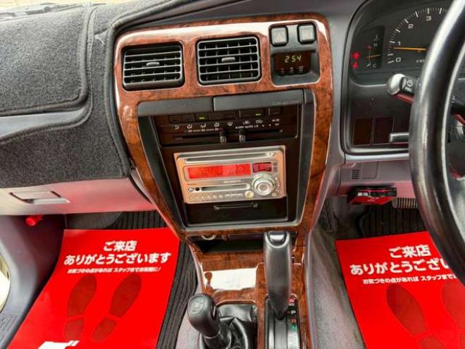 ハイラックスサーフ3.0 SSR-G ワイドボディ ディーゼルターボ 4WD　リフトアップ　全塗装済ベージュ　アルミホイール　メッキバンパー　サンルーフ　ETC　パワステ　パワーウィンドウ　ABS　キーレスエントリー　エアコン　寒冷地仕様 3000