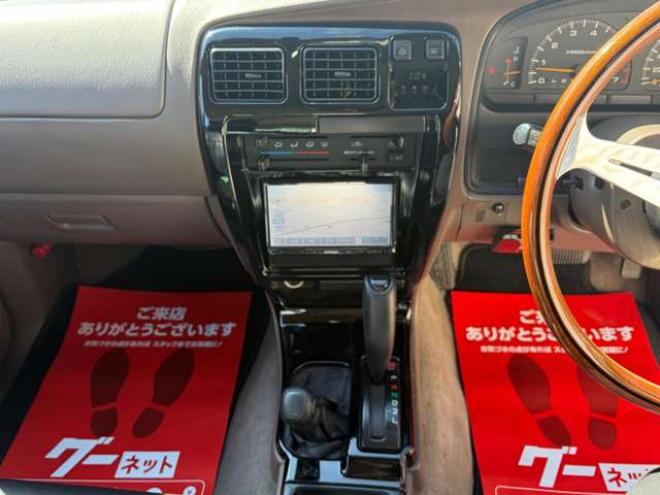 ハイラックスサーフ2.7 SSR-V ワイドボディ 4WD　US仕様　リフトアップ　全塗装済　社外ナビ　パワステ　パワーウィンドウ　ETC　バックカメラ　アルミホイール　ルーフレール　キーレスエントリー　ABS　エアコン 2700