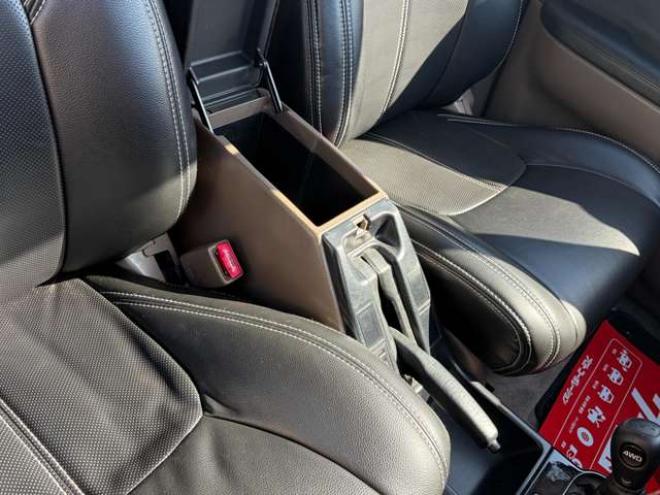 ハイラックスサーフ2.7 SSR-V ワイドボディ 4WD　US仕様　リフトアップ　全塗装済　社外ナビ　パワステ　パワーウィンドウ　ETC　バックカメラ　アルミホイール　ルーフレール　キーレスエントリー　ABS　エアコン 2700