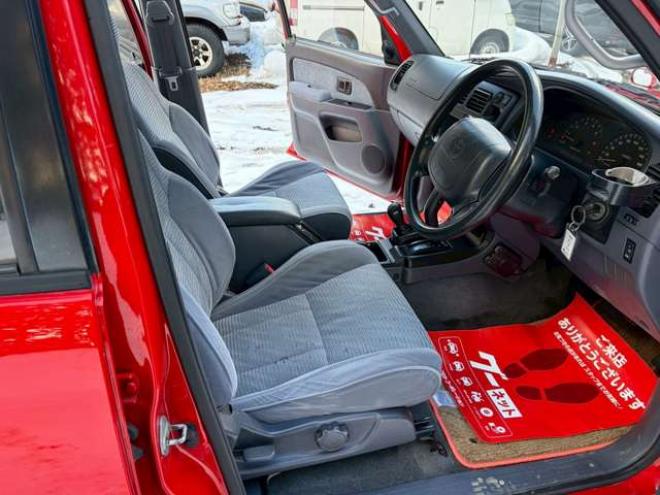 ハイラックスサーフ2.7 SSR-X 4WD　リフトアップ　全塗装済レッド　社外ナビ　ETC　パワステ　パワーウィンドウ　ABS　キーレスエントリー　ルーフレール　サンルーフ 2700