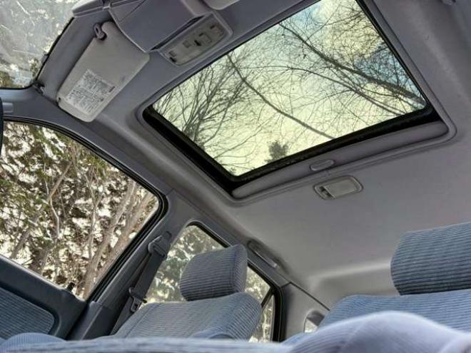 ハイラックスサーフ2.7 SSR-X 4WD　リフトアップ　全塗装済レッド　社外ナビ　ETC　パワステ　パワーウィンドウ　ABS　キーレスエントリー　ルーフレール　サンルーフ 2700