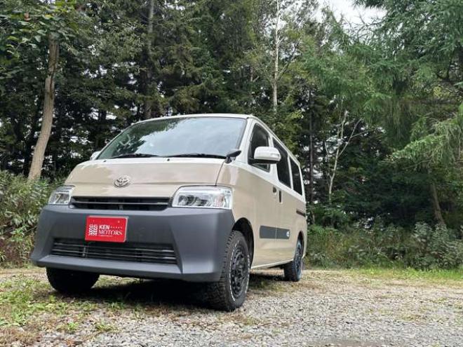 タウンエースバン1.5 GL 4WD　アルトピアーノ　ベージュツートン全塗装済　ベッドキット　セカンドバッテリー　ETC　フルセグTVナビ　バックカメラ　アイドリングストップ　ABS　レーンキープアシスト　盗難防止装置　パワステ　パワーウィンドウ 1500