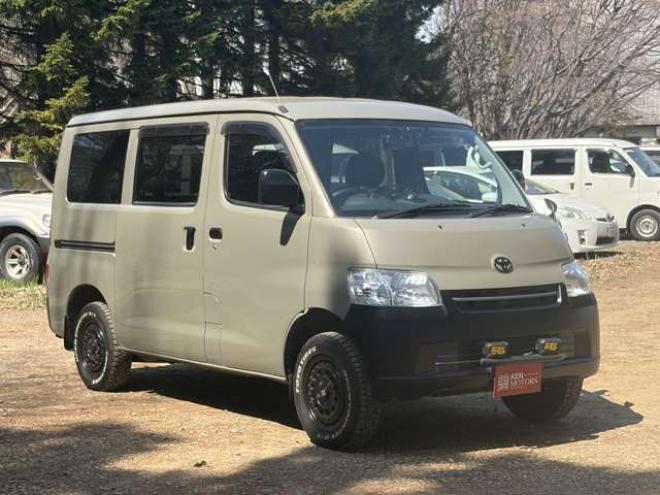 タウンエースバン1.5 GL 4WD　バックカメラ　エアコン　ドライブレコーダー　ETC　パワステ　パワーウィンドウ　ABS　キーレスエントリー　ベッドキット　寒冷地仕様　全塗装済 1500