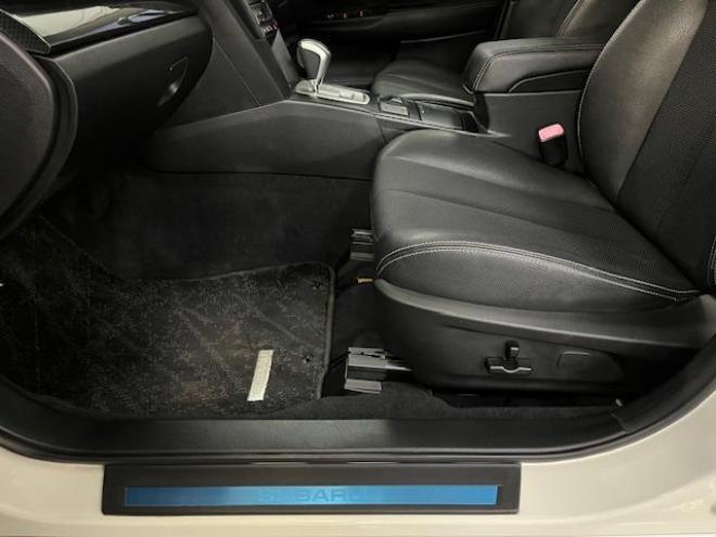 レガシィワゴン２．５ｉ　Ｂスポーツアイサイト　Ｇパッケージ　本州仕入　ワンオーナー　禁煙車　衝突軽減アイサイト　純正１７インチＡＷ　社外１６ＡＷ＋スタッドレスタイヤ付　ストラーダナビ　地デジ　ＤＶＤ再生　Ｂｌｕｅｔｏｏｔｈオーディオ　バックカメラ　ＥＴＣ 4WD 2500 5Dr