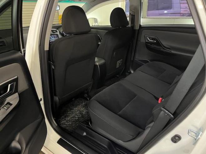 マークXジオエアリエル　本州仕入　ワンオーナー　寒冷地仕様　禁煙車　社外１６インチＡＷ　純正１６ＡＷ＋スタッドレスタイヤ付　純正ナビ　地デジ　Ｂｌｕｅｔｏｏｔｈオーディオ　ＨＩＤヘッドライト　横滑り防止装置　ＥＴＣ 4WD 2400 5Dr