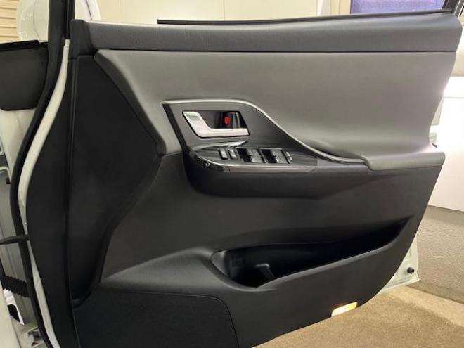 マークXジオエアリエル　本州仕入　ワンオーナー　寒冷地仕様　禁煙車　社外１６インチＡＷ　純正１６ＡＷ＋スタッドレスタイヤ付　純正ナビ　地デジ　Ｂｌｕｅｔｏｏｔｈオーディオ　ＨＩＤヘッドライト　横滑り防止装置　ＥＴＣ 4WD 2400 5Dr