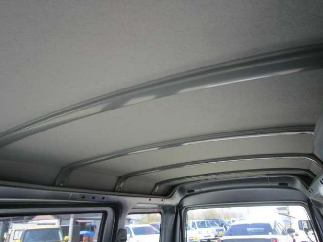 ハイゼットカーゴ デラックス SAIII ハイルーフ 4WD　道外仕入れ 後期型1オーナー  レーンキープアシスト　横滑り防止装置　衝突被害軽減ブレーキ　障害物センサー　ナビ&フルセグTV+Bカメラ キーレス  ドアバイザー Pガラス 記録簿 1年保証付 660