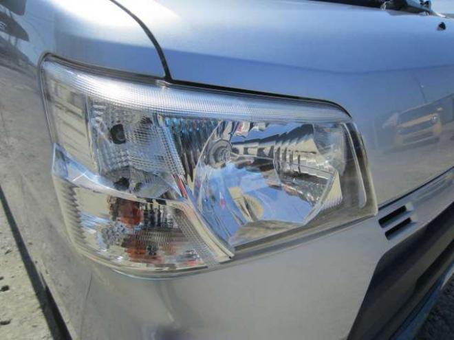 ハイゼットカーゴ デラックス SAIII ハイルーフ 4WD　道外仕入れ 後期型1オーナー  レーンキープアシスト　横滑り防止装置　衝突被害軽減ブレーキ　障害物センサー　ナビ&フルセグTV+Bカメラ キーレス  ドアバイザー Pガラス 記録簿 1年保証付 660