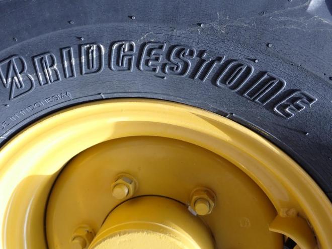 ホイールローダ901C2　スパイクタイヤ　恵庭ヤード 4WD