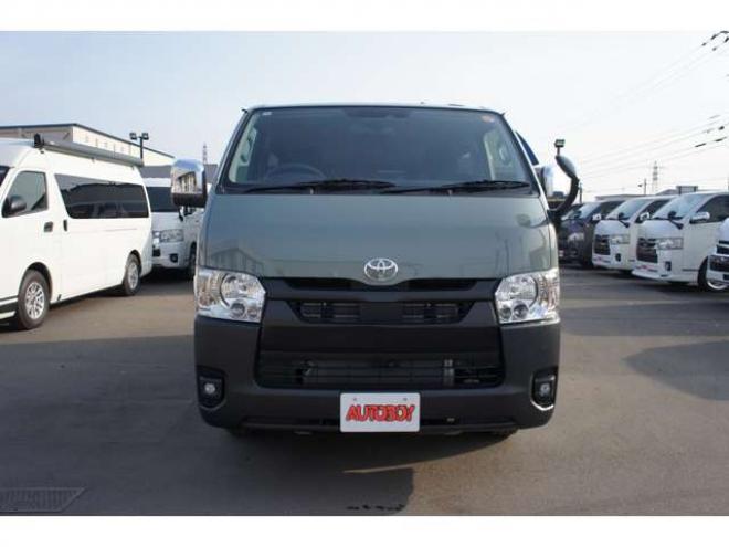 ハイエースバン2.8 スーパーGL ロング ディーゼルターボ 4WD　アースカラーPKG　アーバンカーキ　　両側パワースライドドア　デジタルインナーミラー　全方位カメラ　バックカメラ　寒冷地仕様　LEDヘッドライト　415コブラフラットベッドキット 登録済未使用車 2800