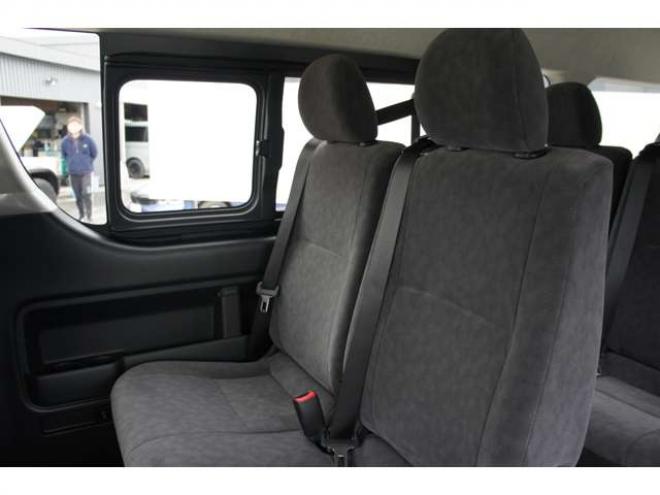 ハイエース2.7 グランドキャビン 4WD　登録済未使用車 走行6キロ　パノラミックビューモニター デジタルインナーミラー　LEDヘッドランプ　LEDフォグランプ　ホワイトパールクリスタルシャイン　メーカー保証付 登録済未使用車 2700