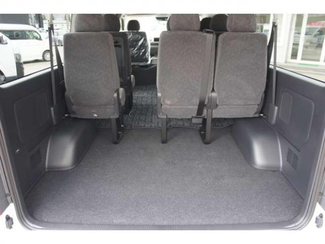 ハイエース2.7 グランドキャビン 4WD　登録済未使用車 走行6キロ　パノラミックビューモニター デジタルインナーミラー　LEDヘッドランプ　LEDフォグランプ　ホワイトパールクリスタルシャイン　メーカー保証付 登録済未使用車 2700