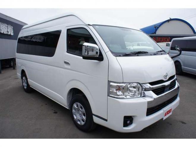 ハイエース2.7 グランドキャビン 4WD　登録済未使用車 走行6キロ　パノラミックビューモニター デジタルインナーミラー　LEDヘッドランプ　LEDフォグランプ　ホワイトパールクリスタルシャイン　メーカー保証付 登録済未使用車 2700