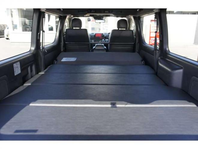 ハイエースバン2.8 スーパーGL ダークプライムII ロングボディ ディーゼルターボ 4WD　415COBRA　クリーンルック3 Fスポイラー&BY2Neoボンネット&ステージ2ルーフスポイラー&バッドラッカー17インチAW&フラットベッドキット　ヨコハマPARADA215/60R17　両側パワースライドドア　デジタルインナー 2800