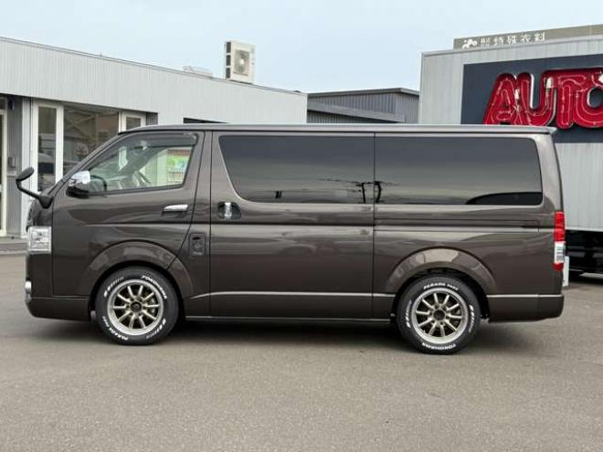 ハイエースバン2.8 スーパーGL 50TH アニバーサリー リミテッド ロングボディ ディーゼルターボ 4WD　415COBRA　CL-3 フロントリップスポイラー　ステージ2ルーフスポイラー　By2NEO　BADフェイスボンネット　ローフォルムフェンダー　ESSEX　ENCB　17インチブロンズホイール　ヨコハマパラダ　NEWパーツカスタム 2800