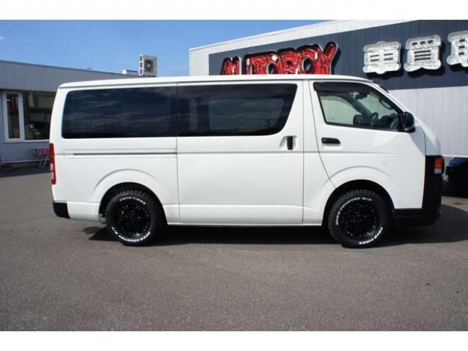 ハイエースバン2.8 DX ロング ディーゼルターボ 4WD　フロントシートセパレート仕様変更済　　　センターコンソール付　415COBRA丸目ライトキット&バッドラッカー16インチAW　415SAFARIフロントスポイラー　TOYOオープンカントリーR/T　電動格納ドアミラー 2800