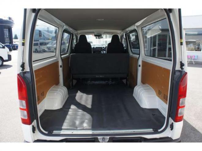 ハイエースバン2.8 DX ロング ディーゼルターボ 4WD　フロントシートセパレート仕様変更済　　　センターコンソール付　415COBRA丸目ライトキット&バッドラッカー16インチAW　415SAFARIフロントスポイラー　TOYOオープンカントリーR/T　電動格納ドアミラー 2800