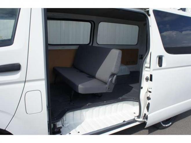 ハイエースバン2.8 DX ロング ディーゼルターボ 4WD　フロントシートセパレート仕様変更済　　　センターコンソール付　415COBRA丸目ライトキット&バッドラッカー16インチAW　415SAFARIフロントスポイラー　TOYOオープンカントリーR/T　電動格納ドアミラー 2800