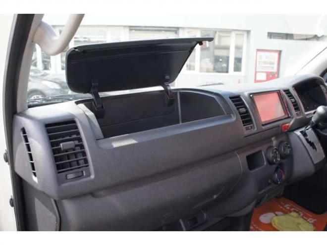 ハイエースバン2.8 DX ロング ディーゼルターボ 4WD　フロントシートセパレート仕様変更済　　　センターコンソール付　415COBRA丸目ライトキット&バッドラッカー16インチAW　415SAFARIフロントスポイラー　TOYOオープンカントリーR/T　電動格納ドアミラー 2800