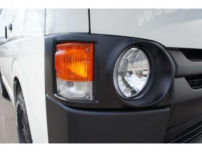 ハイエースバン2.8 DX ロング ディーゼルターボ 4WD　フロントシートセパレート仕様変更済　　　センターコンソール付　415COBRA丸目ライトキット&バッドラッカー16インチAW　415SAFARIフロントスポイラー　TOYOオープンカントリーR/T　電動格納ドアミラー 2800