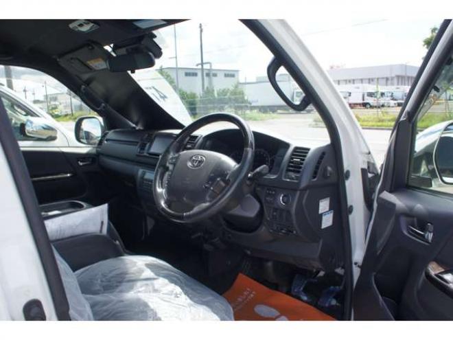 ハイエースバン2.8 スーパーGL ダークプライムII ロングボディ ディーゼルターボ 4WD　ESSEXカスタム　FリップスポイラーVer.4　サイドライナー　クワトロリアバンパー　プログレスIバッドパネル　17インチELホイール　ヨコハマPARADA　415COBRAフラットキット 2800