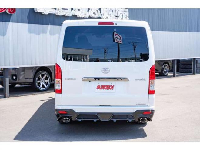 ハイエースバン2.8 スーパーGL ダークプライムII ロングボディ ディーゼルターボ 4WD　ESSEXカスタム　FリップスポイラーVer.4　サイドライナー　クワトロリアバンパー　プログレスIバッドパネル　17インチELホイール　ヨコハマPARADA　415COBRAフラットキット 2800