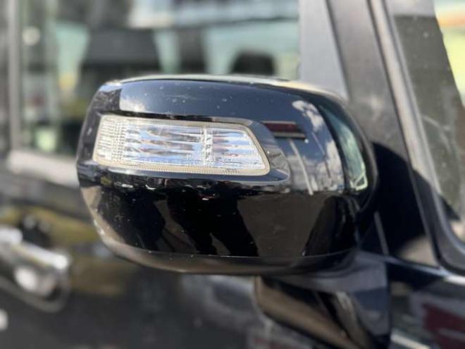 N-BOXカスタムG ターボSSパッケージ 4WD　プッシュスタート・横滑り防止・パドルシフト・クルーズコントロール・両側パワースライドドア・HIDオートライト・フォグランプ・オートエアコン・ETC・ミラーヒーター・純正フルセグTV・純正14incアルミホイール 660