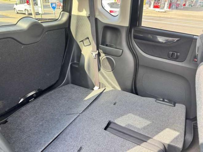 N-BOXカスタムG ターボSSパッケージ 4WD　プッシュスタート・横滑り防止・パドルシフト・クルーズコントロール・両側パワースライドドア・HIDオートライト・フォグランプ・オートエアコン・ETC・ミラーヒーター・純正フルセグTV・純正14incアルミホイール 660