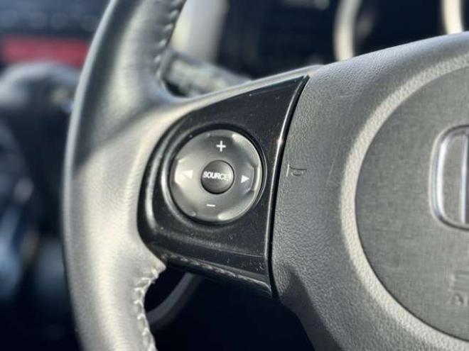 N-BOXカスタムG ターボSSパッケージ 4WD　プッシュスタート・横滑り防止・パドルシフト・クルーズコントロール・両側パワースライドドア・HIDオートライト・フォグランプ・オートエアコン・ETC・ミラーヒーター・純正フルセグTV・純正14incアルミホイール 660