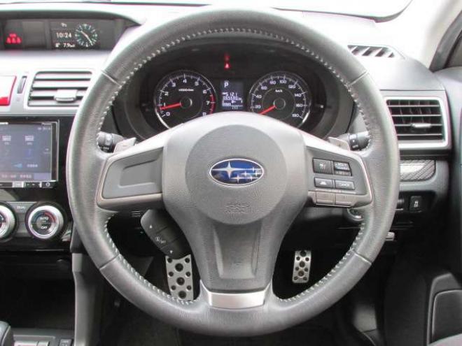 フォレスター2.0 S リミテッド 4WD　アイサイト/アイドリングストップ/シートヒーター/社外ナビ/フルセグ/バックカメラ/フリップダウンモニター/ETC/レーダークルーズコントロール 2000