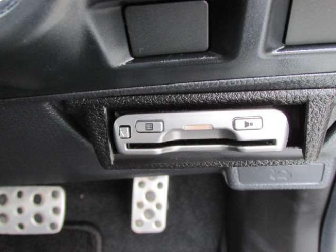 フォレスター2.0 S リミテッド 4WD　アイサイト/アイドリングストップ/シートヒーター/社外ナビ/フルセグ/バックカメラ/フリップダウンモニター/ETC/レーダークルーズコントロール 2000