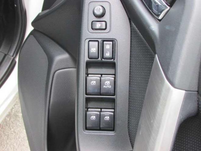 フォレスター2.0 S リミテッド 4WD　アイサイト/アイドリングストップ/シートヒーター/社外ナビ/フルセグ/バックカメラ/フリップダウンモニター/ETC/レーダークルーズコントロール 2000