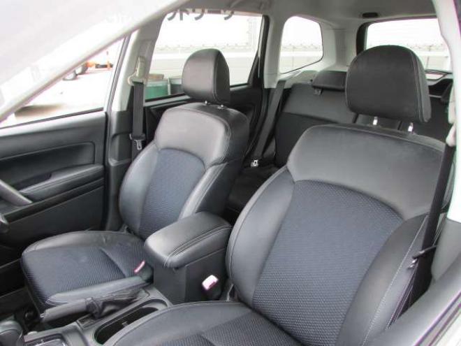 フォレスター2.0 S リミテッド 4WD　アイサイト/アイドリングストップ/シートヒーター/社外ナビ/フルセグ/バックカメラ/フリップダウンモニター/ETC/レーダークルーズコントロール 2000