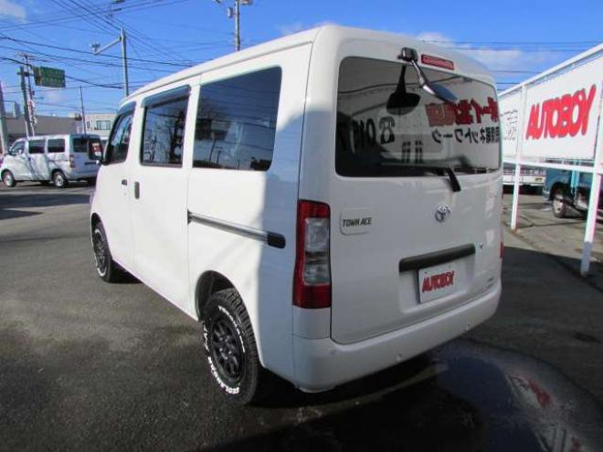 タウンエースバン1.5 GL 4WD　登録済未使用車/スマートアシスト/LEDヘッドライト/ベッドキット/MAD CROSS14インチホイール+ジオランダーX-AT/キーレス/アイドリングストップ 登録済未使用車 1500