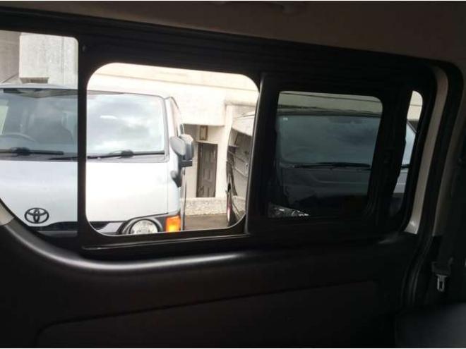 ハイエースバン3.0 スーパーGL ロング ディーゼルターボ 4WD　リアヒーター&クーラー　キーレス　ETC　電動格納ミラー　デュアルエアコン　ベッドキッド　フロントフォグランプ　clarionSDナビ(NXL13)　AUX　Bluetooth　USB　16インチAW 3000