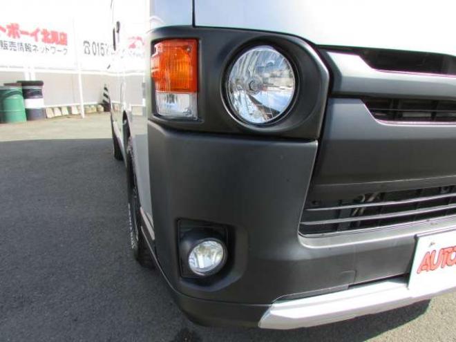 ハイエースバン3.0 スーパーGL ロング ディーゼルターボ 4WD　リアヒーター&クーラー　キーレス　ETC　電動格納ミラー　デュアルエアコン　ベッドキッド　フロントフォグランプ　clarionSDナビ(NXL13)　AUX　Bluetooth　USB　16インチAW 3000