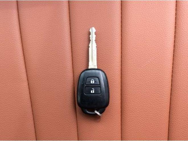 ハイエースバン3.0 スーパーGL ロング ディーゼルターボ 4WD　リアヒーター&クーラー　キーレス　ETC　電動格納ミラー　デュアルエアコン　ベッドキッド　フロントフォグランプ　clarionSDナビ(NXL13)　AUX　Bluetooth　USB　16インチAW 3000