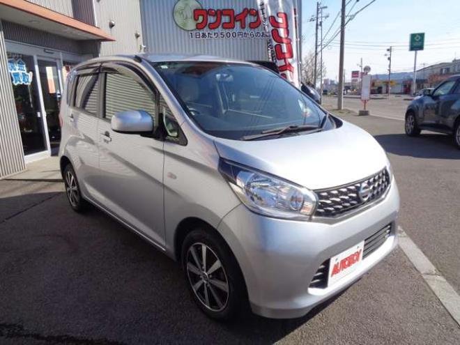 デイズS 4WD　キーレス　純正ナビ　フルセグ　シートヒーター　アイドリングストップ 660