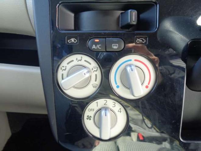 デイズS 4WD　キーレス　純正ナビ　フルセグ　シートヒーター　アイドリングストップ 660