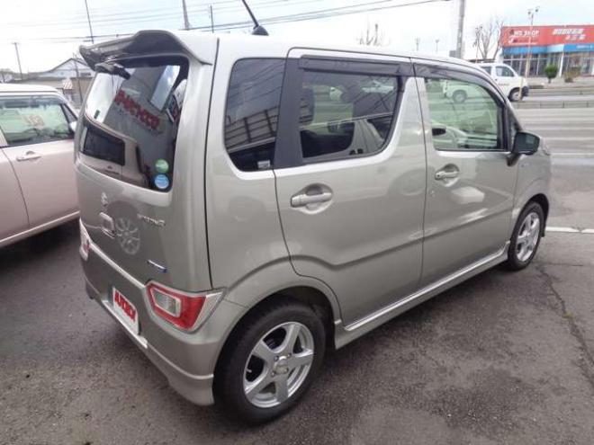 ワゴンRハイブリッド FZ セーフティパッケージ装着車 4WD　ワンオーナー車　全方位モニター　スマートキー　社外ナビ　新品シートカバー 660