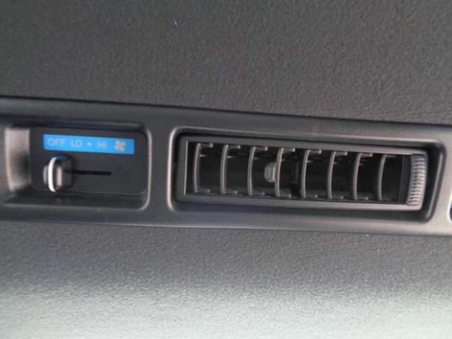 レジアスエース2.8 スーパーGL ダークプライムII ロングボディ ディーゼルターボ 4WD　415COBRA　S-6ボンネット&クリーンルック3Fリップ&ステージ2ルーフスポイラー&バッドラッカーSD-6　17インチAW　ヨコハマPARADA215/60R17　両側パワースライドドア　ETC　社外コンソールBOX　ベットキット 2800